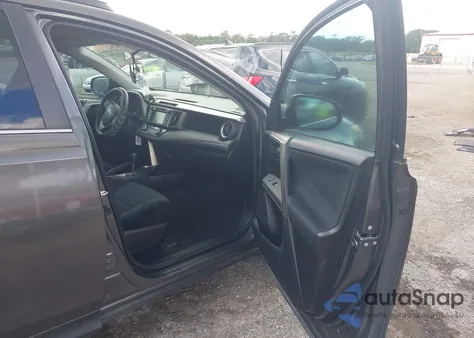 2015 Toyota Rav4 Xle z USA, uszkodzony, nr VIN 2T3WFREV7FW180163